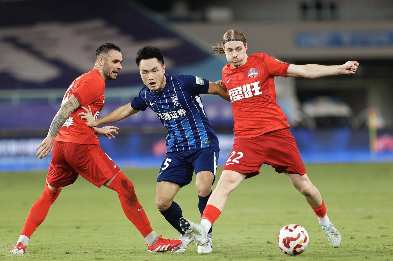 爱游戏入口-赛后武汉三镇调整名单以备社区盾，扳平良机环节打磨，压力陡增，球队文化再被提及的简单介绍