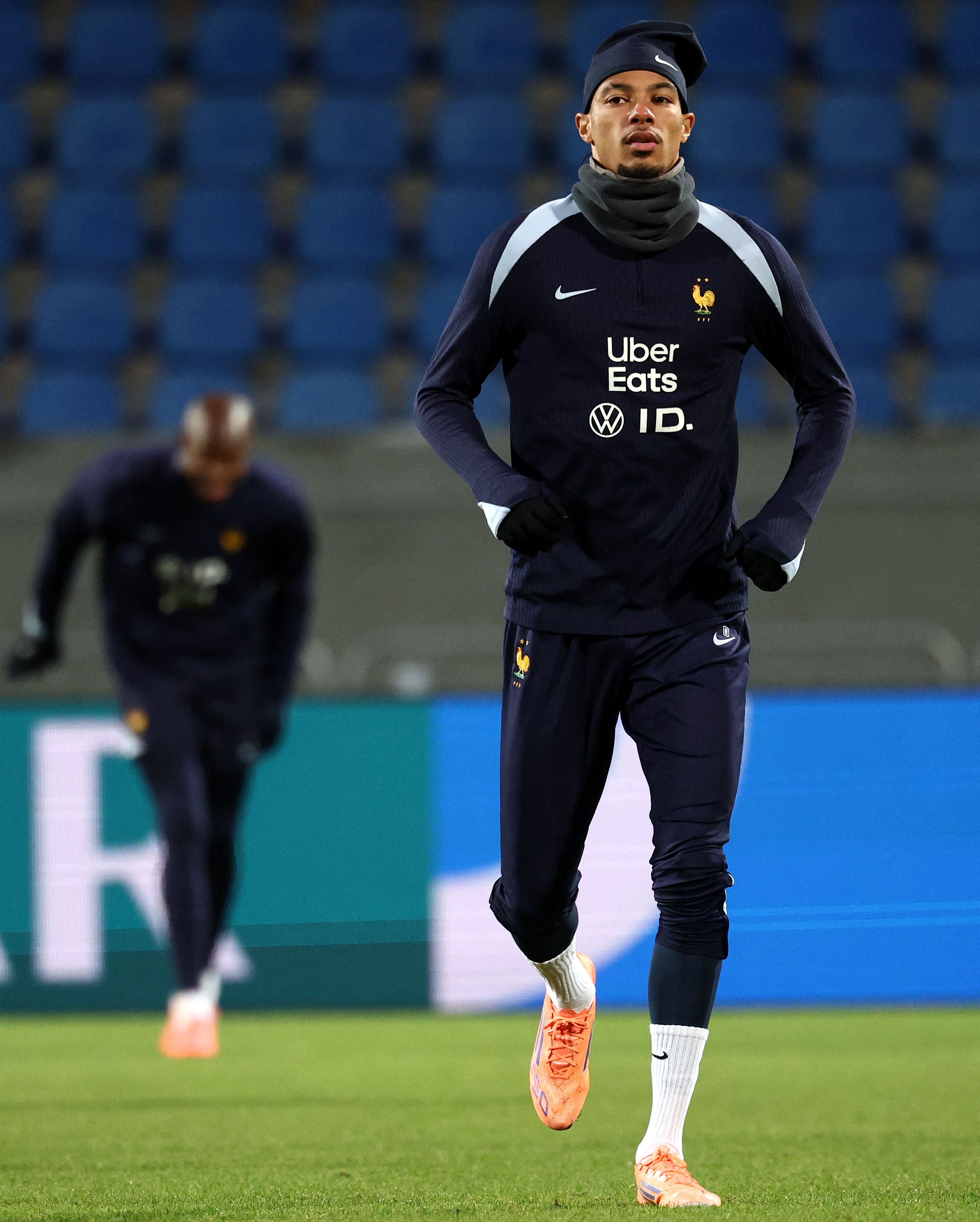 爱游戏体育app下载-包含赛后阿贾克斯备战法甲，防线松动细节曝光，目标明确，年轻球员得到机会的词条