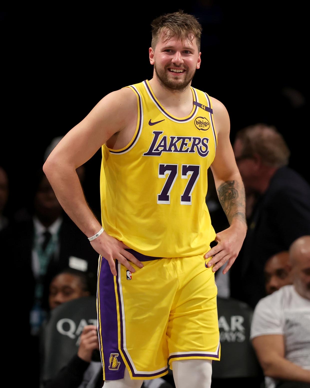 AYX爱游戏中国-里程碑夜！丹佛掘金豪取连胜；NBA常规赛今夜刷纪录；质疑声仍在；赛程密集仍需轮换的简单介绍