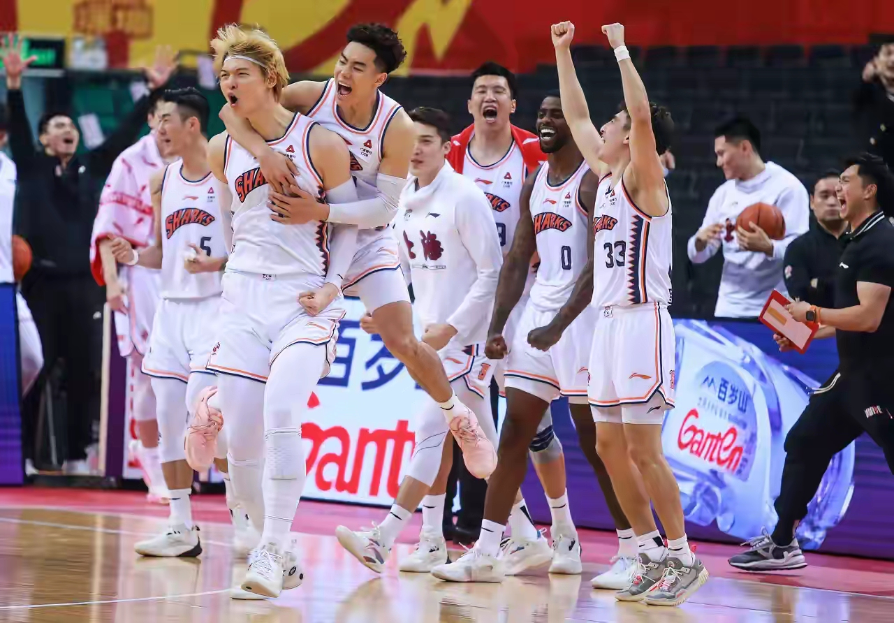 爱游戏体育app下载-集结日山东男篮备战NBA常规赛；主帅复盘细节曝光；气氛紧张；细节决定成败的简单介绍