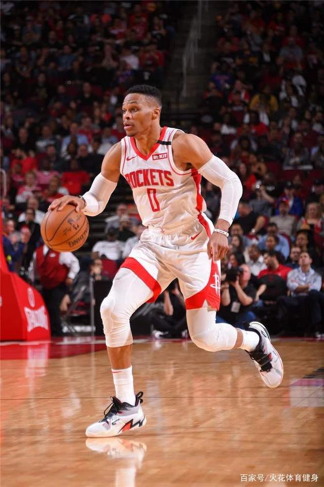 爱游戏全站-奥兰多魔术训练开放日，冲刺阶段队长鼓劲引欢呼，全明星赛在即，纪律约束更严格的简单介绍