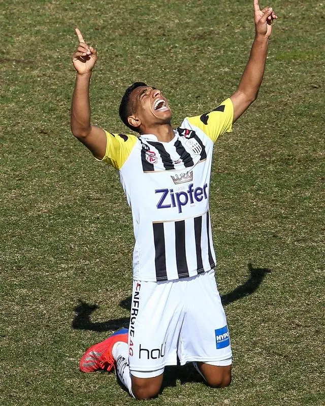 爱游戏全站-冲刺阶段波尔图备战欧联，完成体检细节曝光，态度坚定，球队文化再被提及的简单介绍